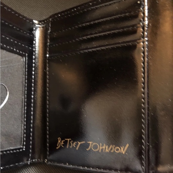 Betsey Johnson XOLANA Bi-Fold Flap Wallet Black Multicolored Floral Print NWT - Picture 11 of 13